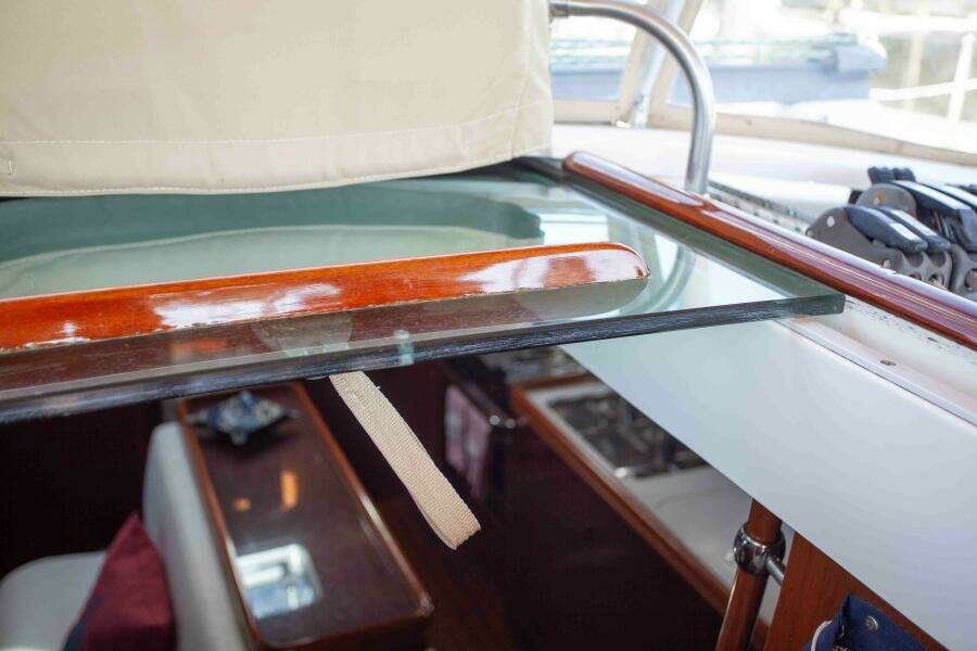 Dazzzlr 50ft Beneteau Yacht For Sale