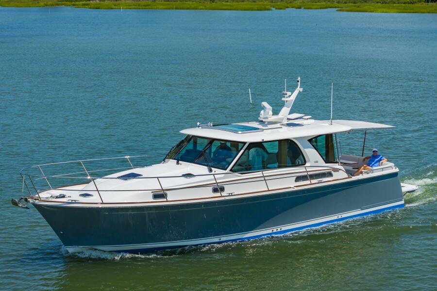 2026 Sabre 43 Salon Express — Sabre43005
