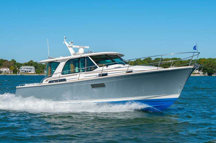 2026 Sabre 43 Running 11