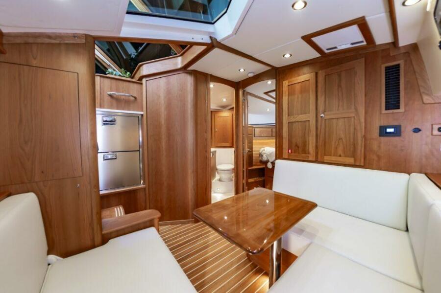 2026 Sabre 43 Salon Express — 9fcb9d07 E29d 4265 9e71 Ebb54994b491