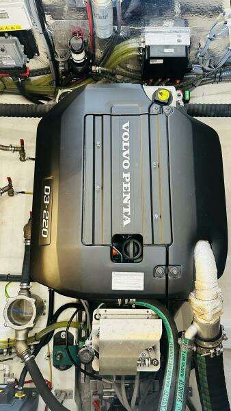 Harbor Lights 39ft Greenline Yacht For Sale