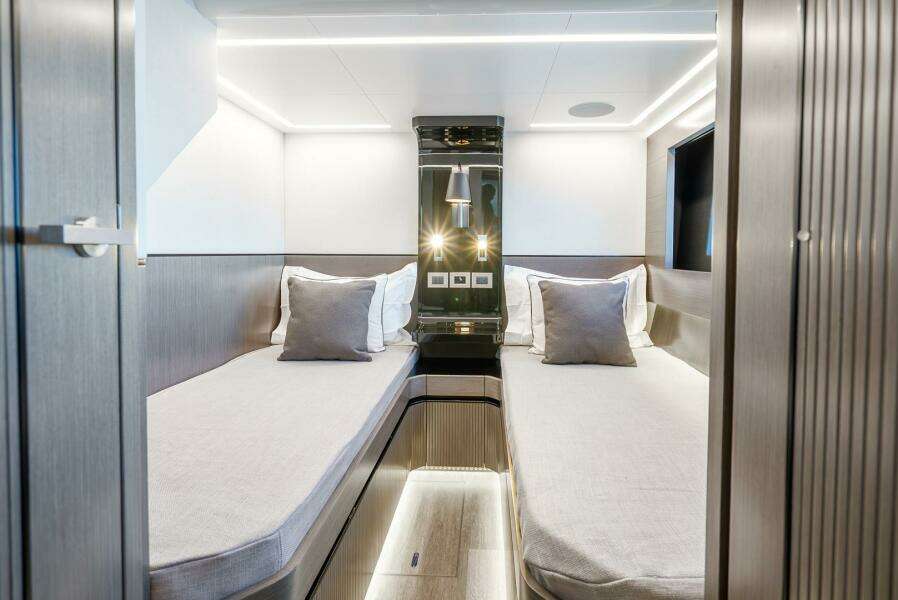 63ft Pearl Yacht For Sale