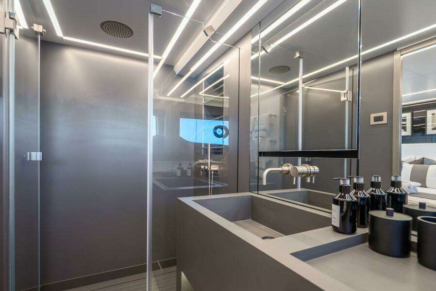 63ft Pearl Yacht For Sale