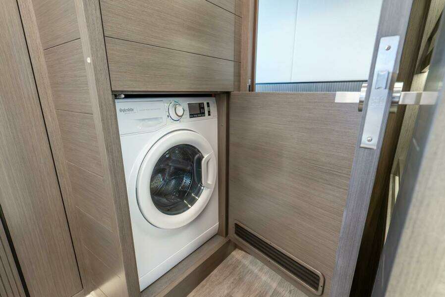 63ft Pearl Yacht For Sale