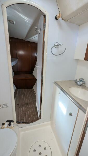 1993 Jeanneau Lagoon 37