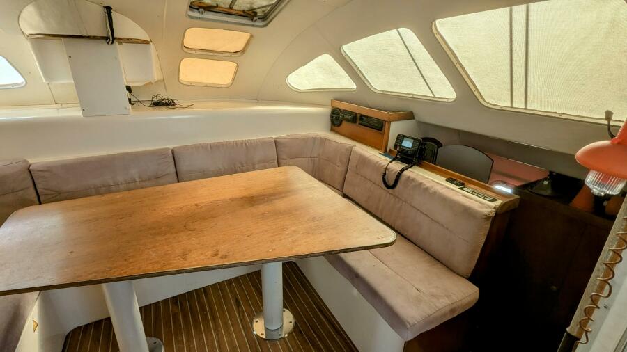1993 Jeanneau Lagoon 37
