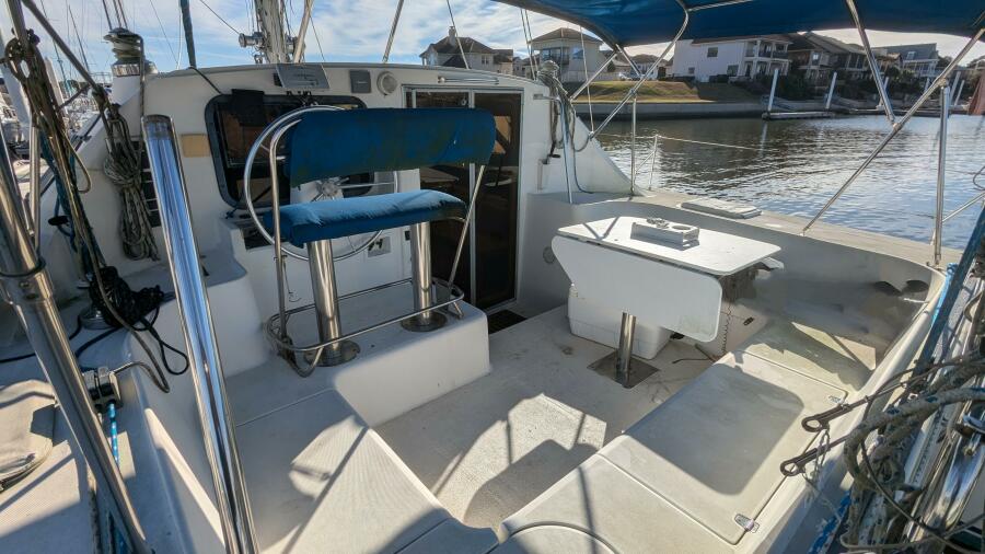 1993 Jeanneau Lagoon 37