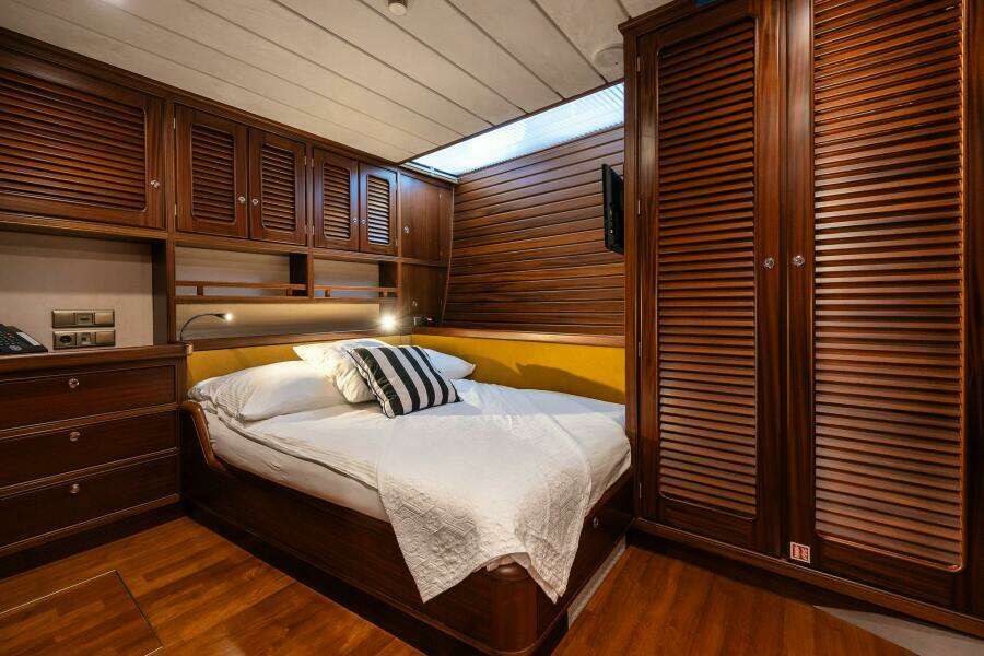 PLAYMOBIL 101ft Brandstatter Yacht For Sale