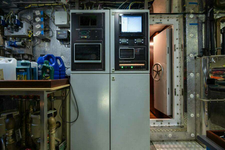 PLAYMOBIL DELETE 101ft Brandstatter Yacht For Sale