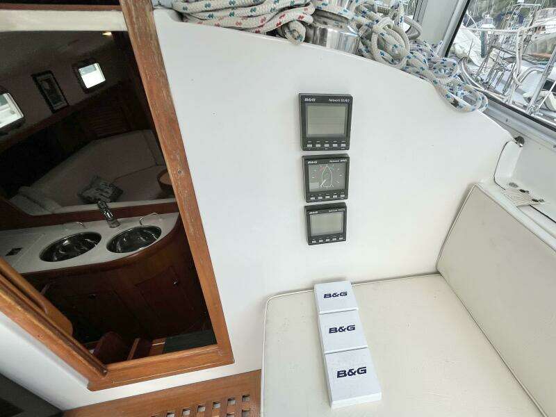 Loon Shadow 33ft Nonsuch Yacht For Sale