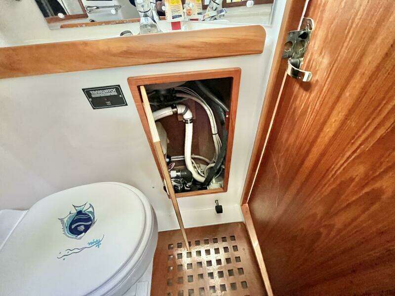 Loon Shadow 33ft Nonsuch Yacht For Sale