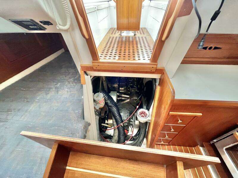 Loon Shadow 33ft Nonsuch Yacht For Sale