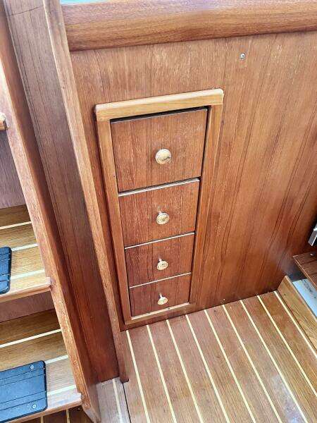 Loon Shadow 33ft Nonsuch Yacht For Sale
