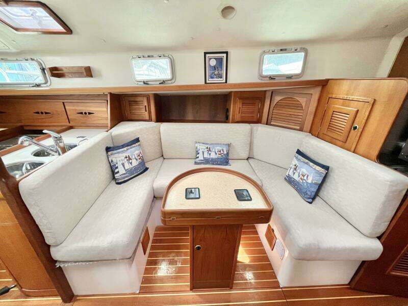 Loon Shadow 33ft Nonsuch Yacht For Sale
