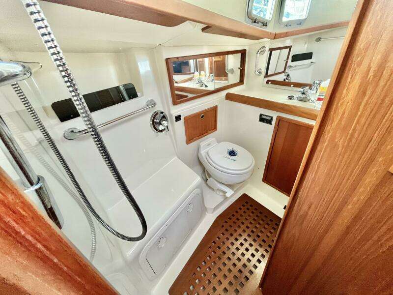 Loon Shadow 33ft Nonsuch Yacht For Sale