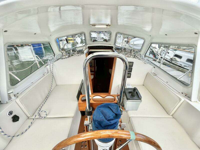 Loon Shadow 33ft Nonsuch Yacht For Sale
