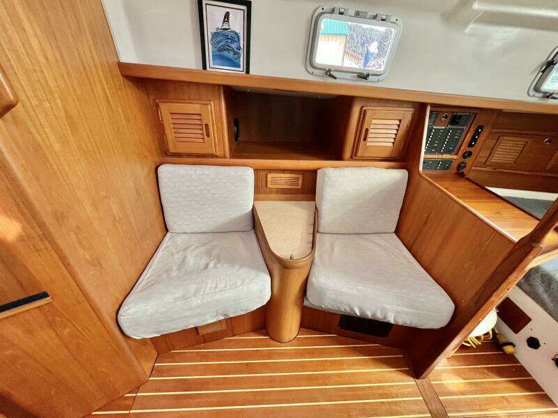 Loon Shadow 33ft Nonsuch Yacht For Sale