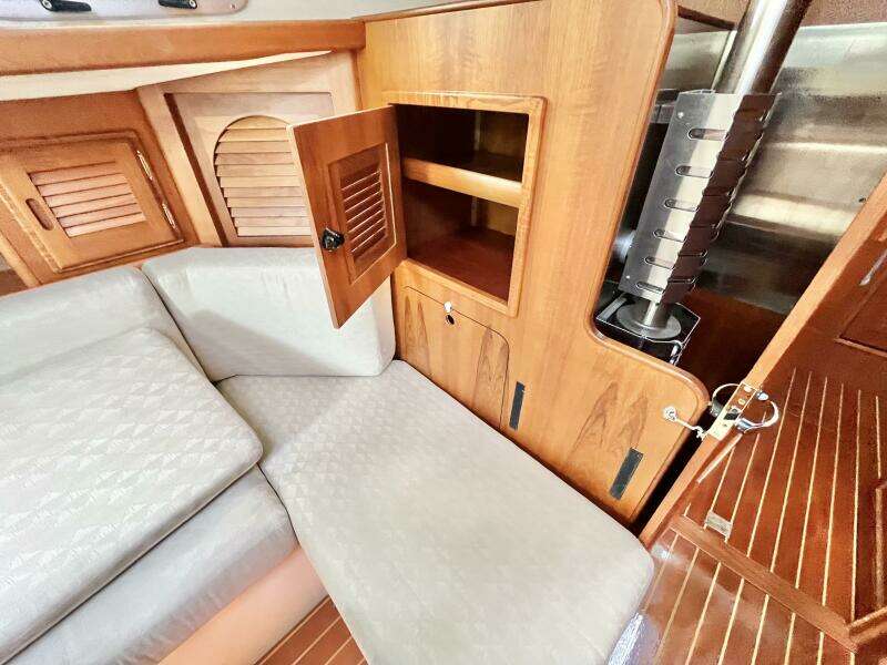Loon Shadow 33ft Nonsuch Yacht For Sale