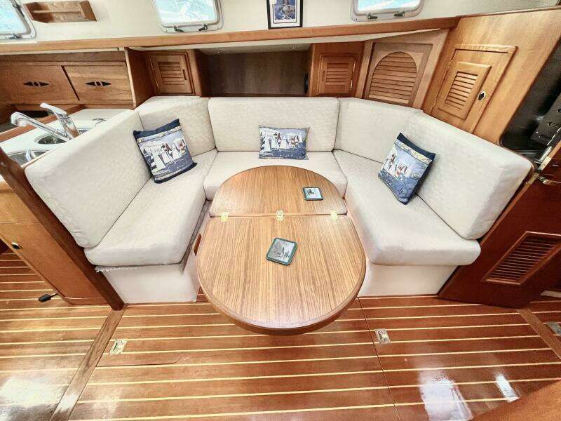 Loon Shadow 33ft Nonsuch Yacht For Sale