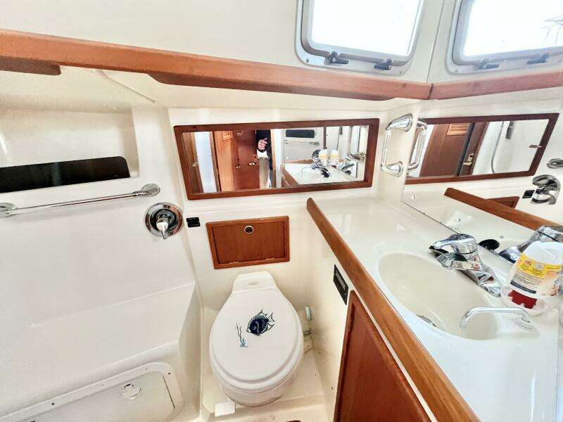 Loon Shadow 33ft Nonsuch Yacht For Sale