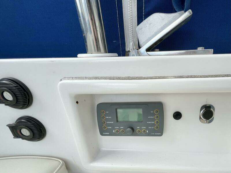 Loon Shadow 33ft Nonsuch Yacht For Sale