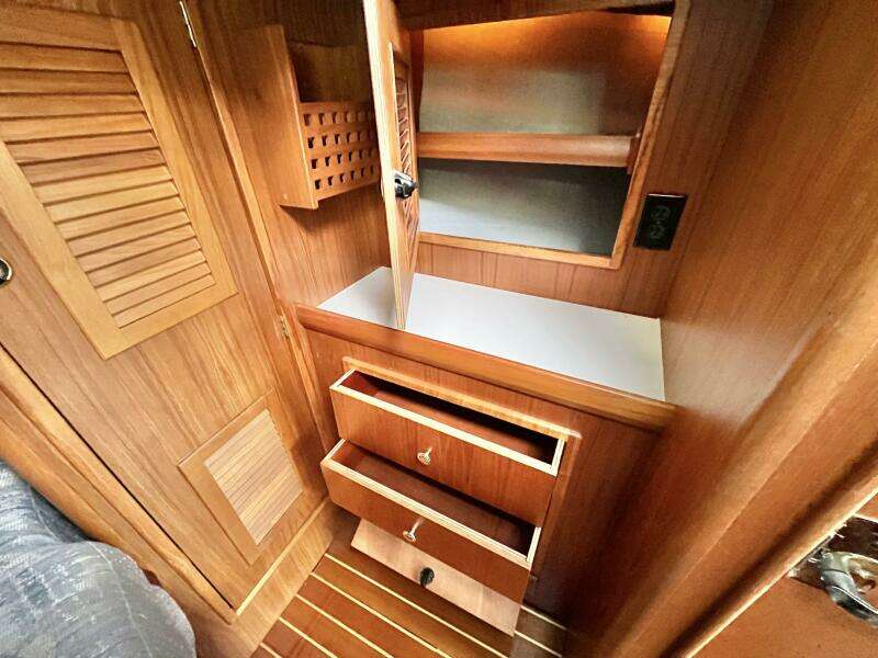 Loon Shadow 33ft Nonsuch Yacht For Sale