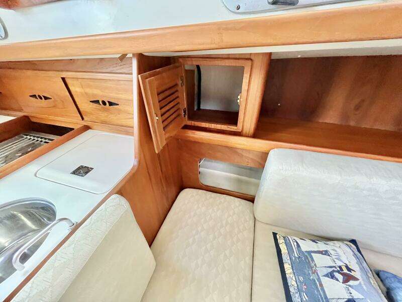 Loon Shadow 33ft Nonsuch Yacht For Sale