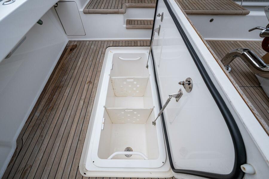 60' 2012 Viking 60 Enclosed Bridge