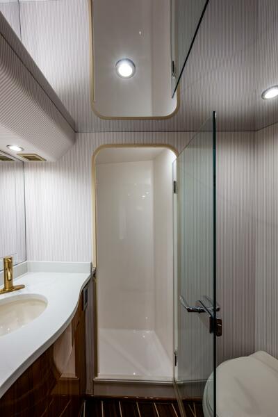 60' 2012 Viking 60 Enclosed Bridge