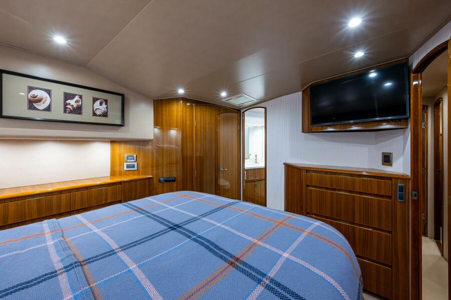 60' 2012 Viking 60 Enclosed Bridge