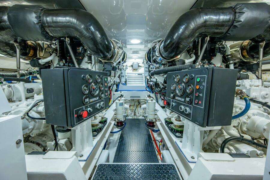 Viking 60 - Carolina Style - Engine Room