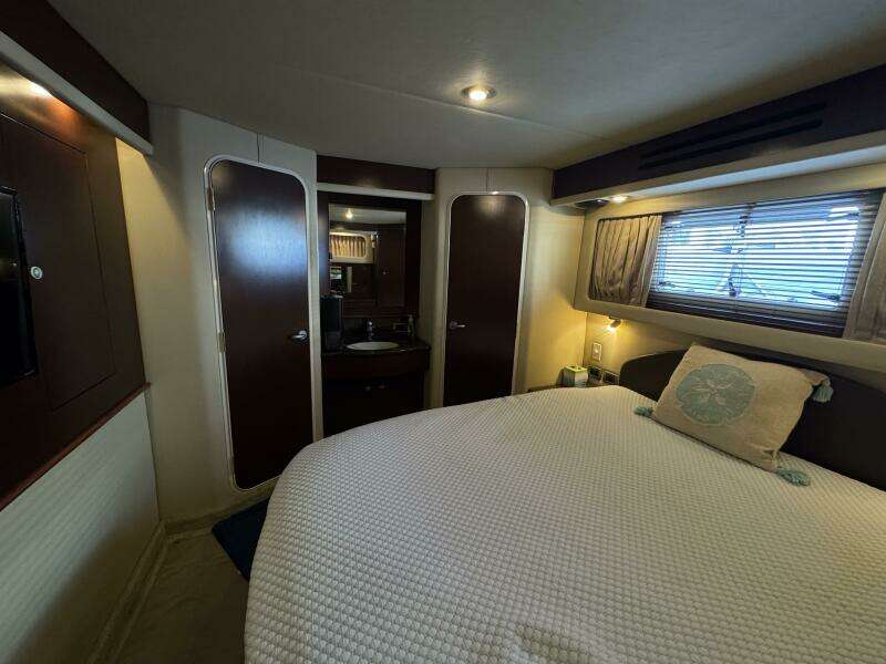 Dawn Watch 40ft Sea Ray Yacht For Sale