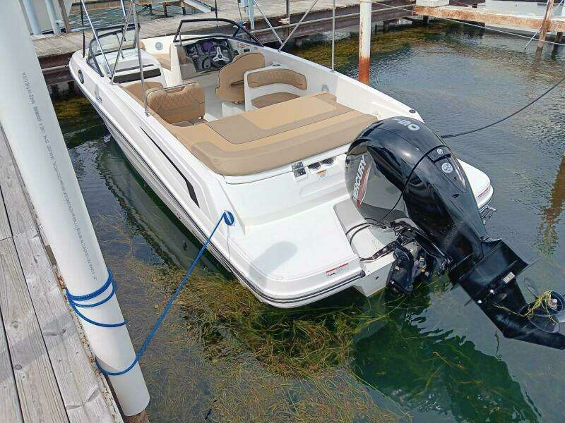 23ft Bayliner Yacht For Sale