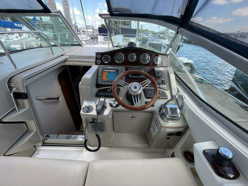 33ft Sea Ray Yacht For Sale