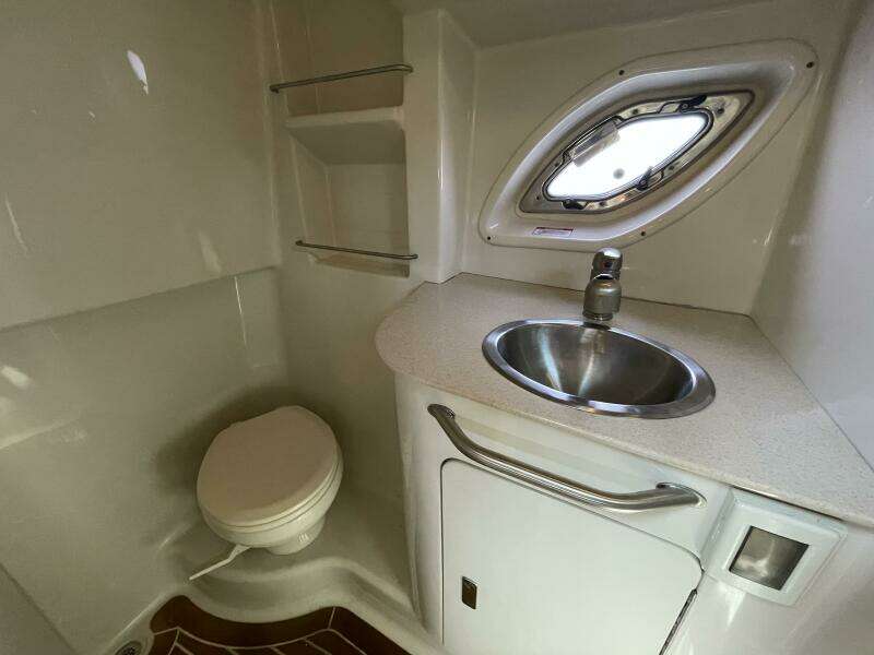 33ft Sea Ray Yacht For Sale