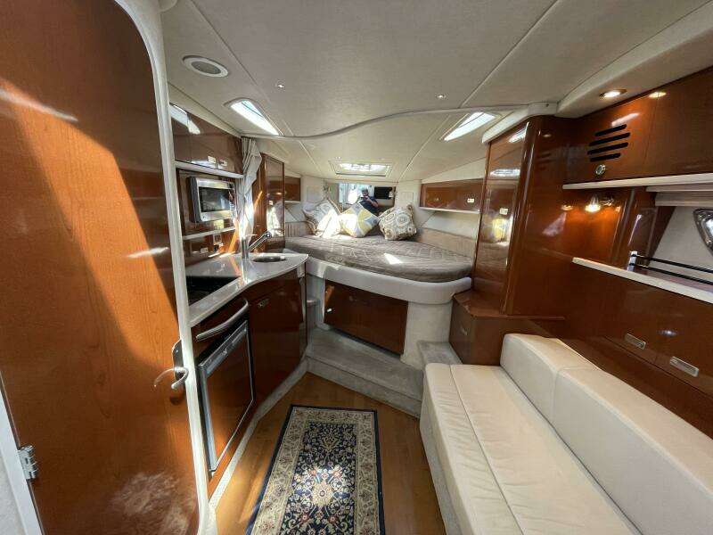 33ft Sea Ray Yacht For Sale