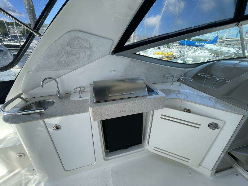 33ft Sea Ray Yacht For Sale