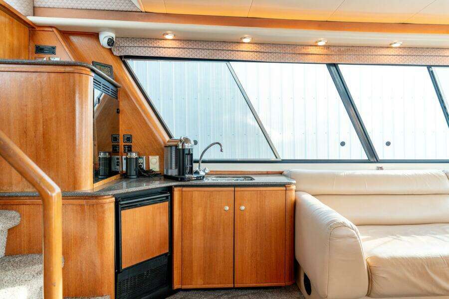47ft Bayliner Yacht For Sale