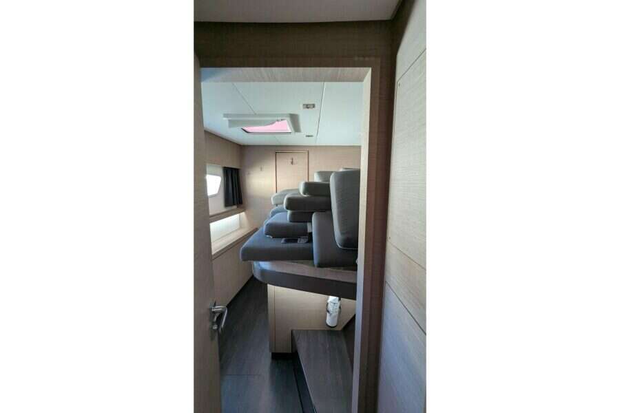 2020-fountaine-pajot-saona-47-sail-9695798-20250919105456482-1.jpg