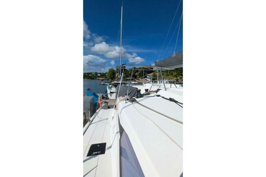 2020-fountaine-pajot-saona-47-sail-9695798-20250919105408256-3.jpg