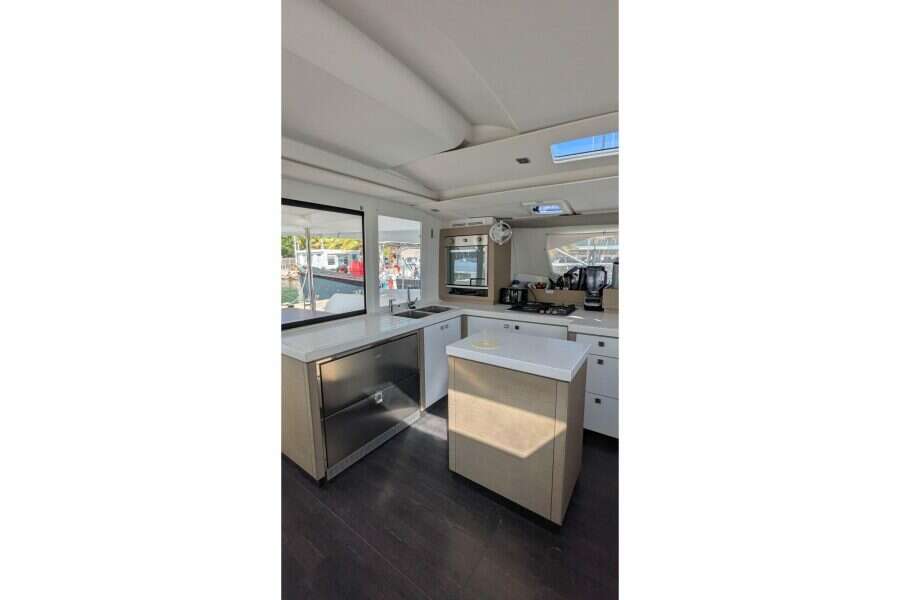 2020-fountaine-pajot-saona-47-sail-9695798-20250919105427670-3.jpg