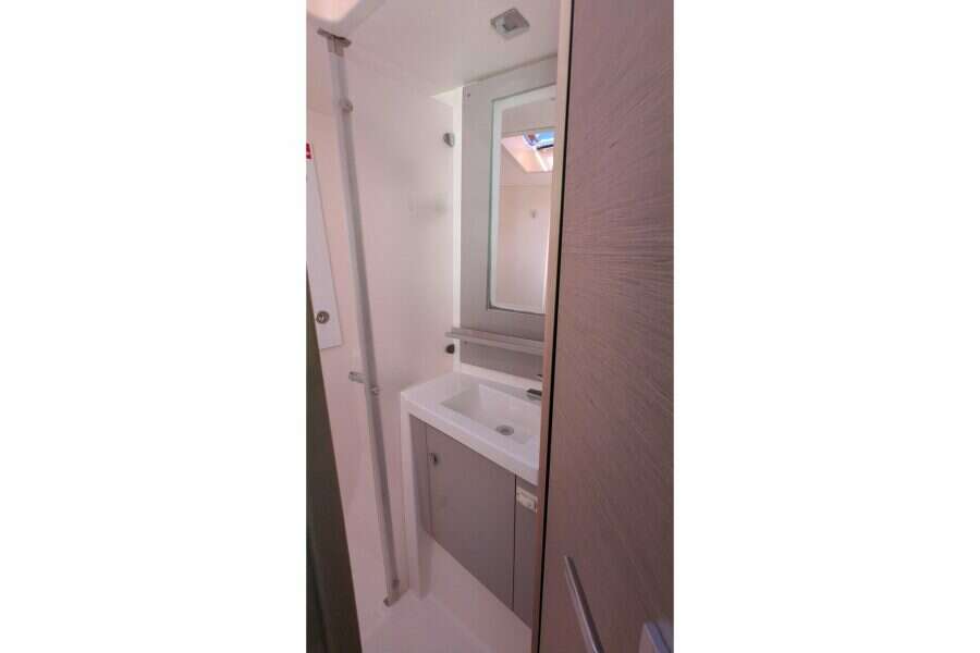 2020-fountaine-pajot-saona-47-sail-9695798-20250919105451677-2.jpg