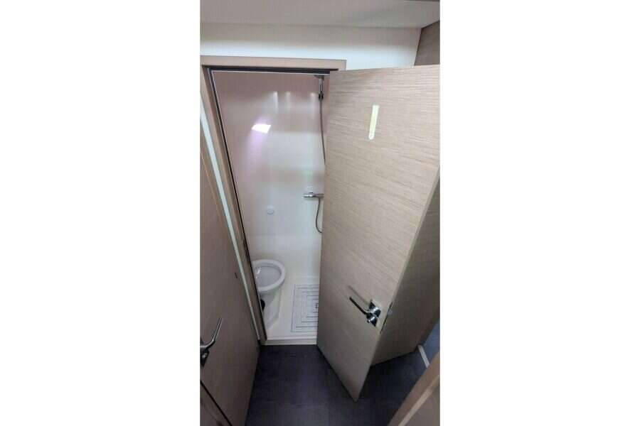 2020-fountaine-pajot-saona-47-sail-9695798-20250919105505794-3.jpg