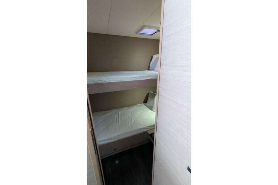 2020-fountaine-pajot-saona-47-sail-9695798-20250919105511996-3.jpg