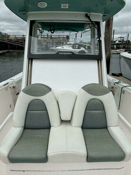 29ft Everglades Yacht For Sale