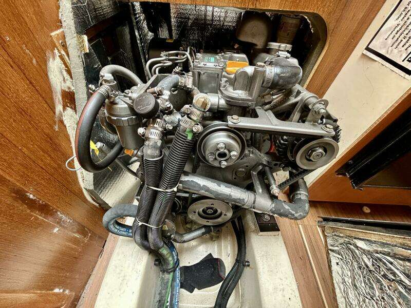 33ft Hunter Yacht For Sale