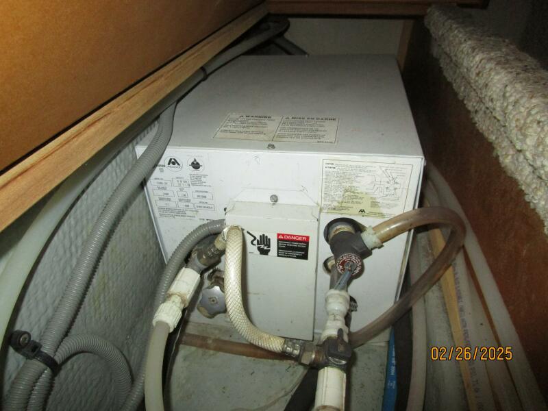 39' Mainship water heater