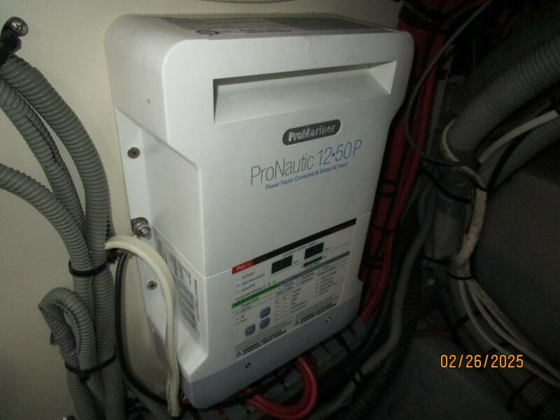 39' Mainship battery charger
