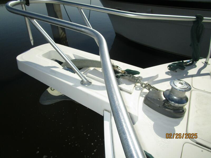 39' Mainship anchor windlass1