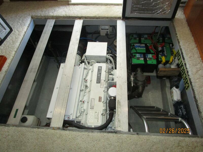 39' Mainship engine room access